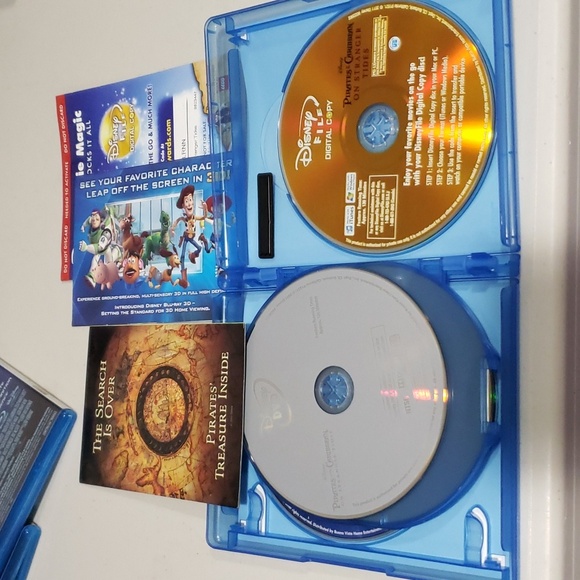 4 PIRATES OF THE CARIBBEAN DVD MOVIES - Picture 9 of 14